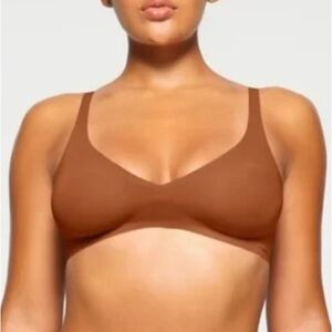 3536 SKIMS Naked Plunge Bra Size M-DD Bronze